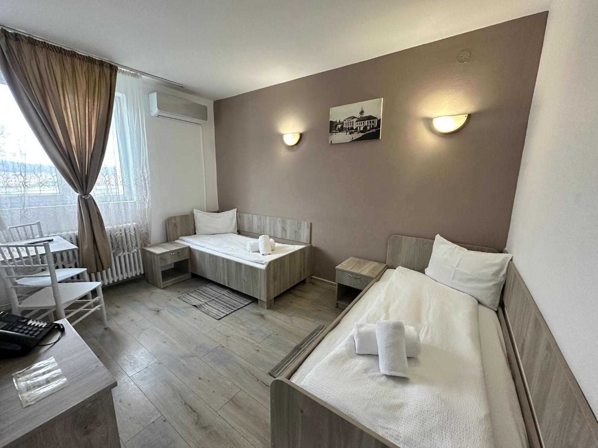 Motel Dacia Sebes  Bagian luar foto